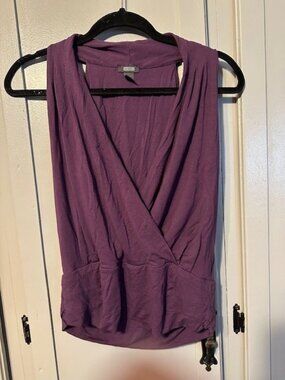 Kenneth Cole Reaction Purple Sleeveless Top